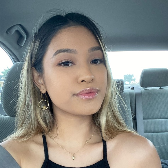 Meet your Posher, Angelica - Picture 3 of 3